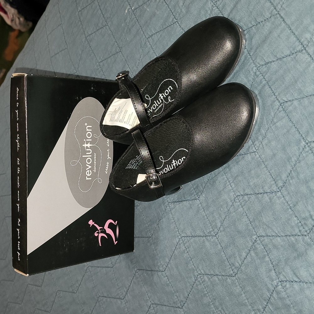 Black Revolution Tap Shoes Sz 1.0A